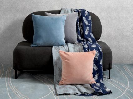 Декоративная подушка Tkano Essential из хлопкового бархата пыльная роза 45х45